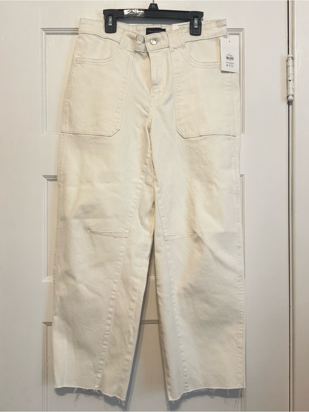 Free Assembly Women’s Carpenter Barrel Leg Jeans Cropped Pockets Cream SZ 6 NWT!